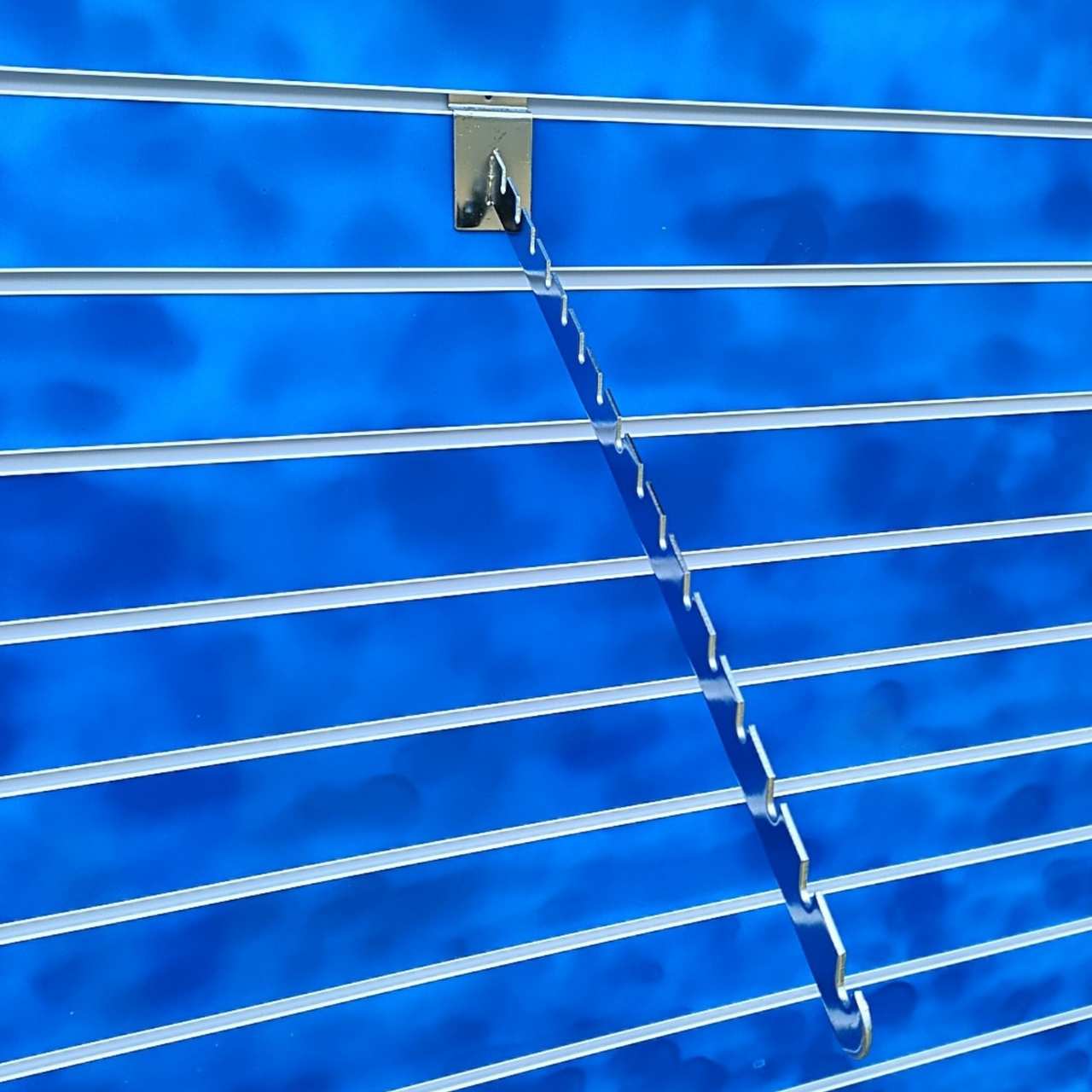 Slatwall Notched Waterfall Arm For Retail Clothes Display