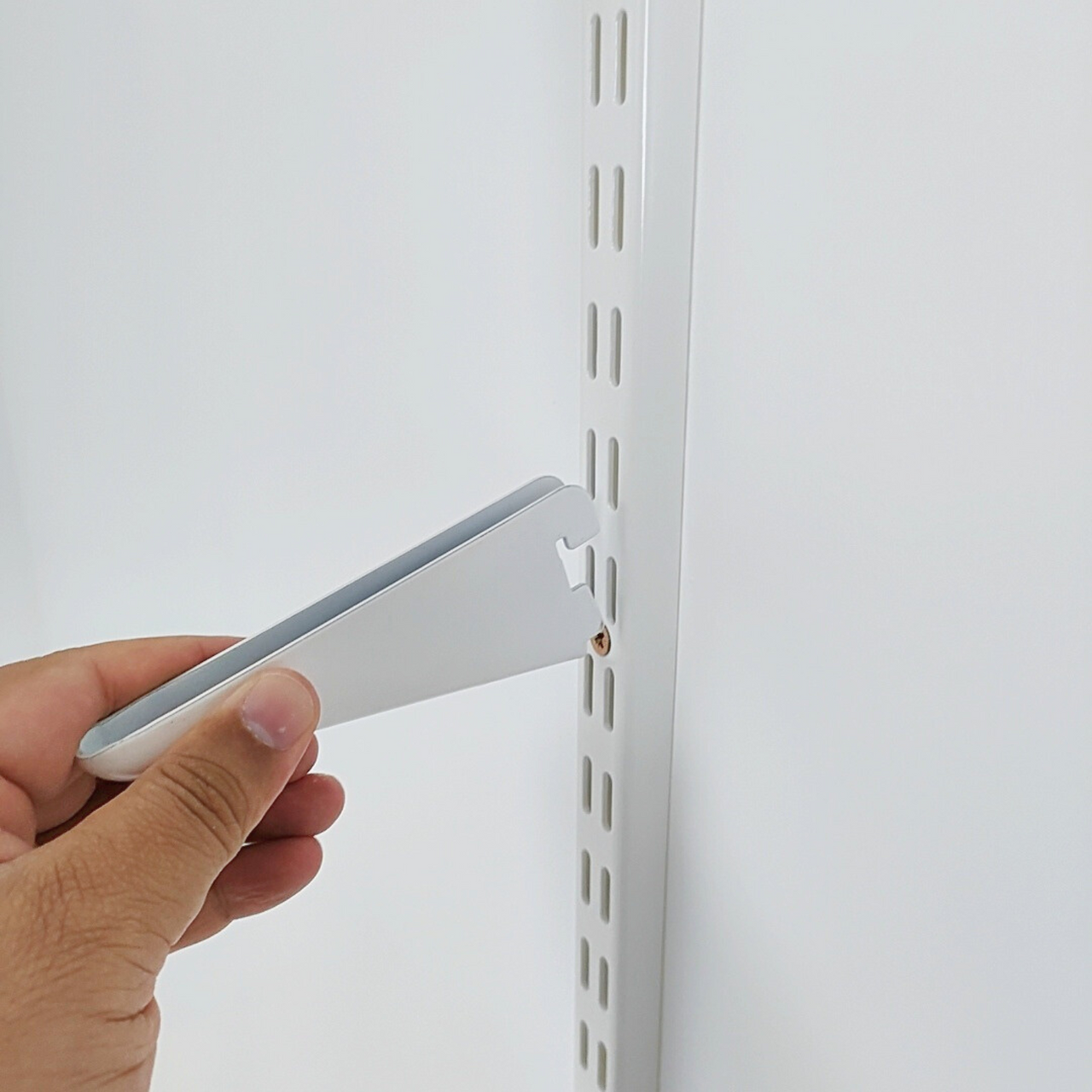 White Twin Slot Bracket