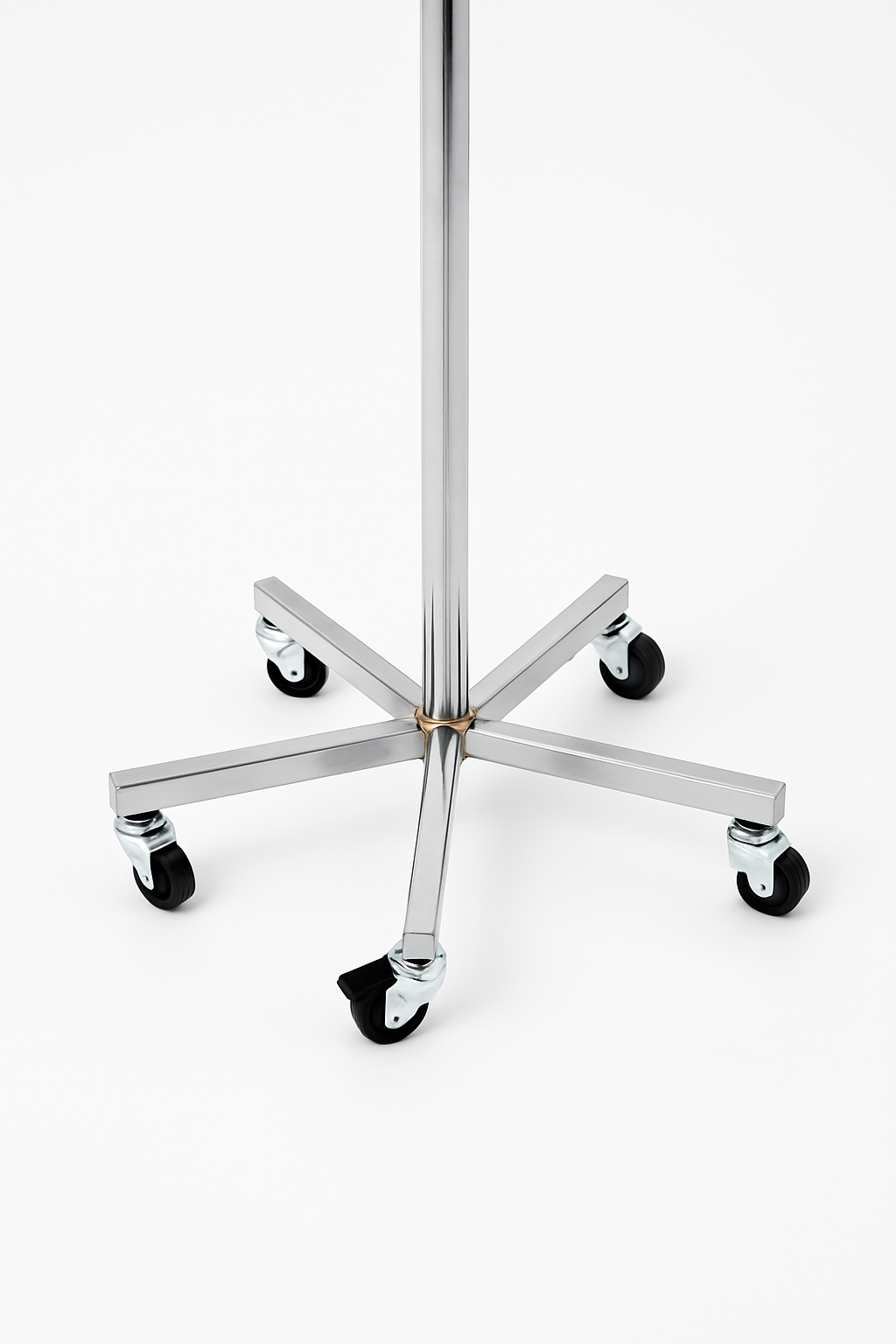 Chrome Two Tier Tie And Belt Rail With Wheels