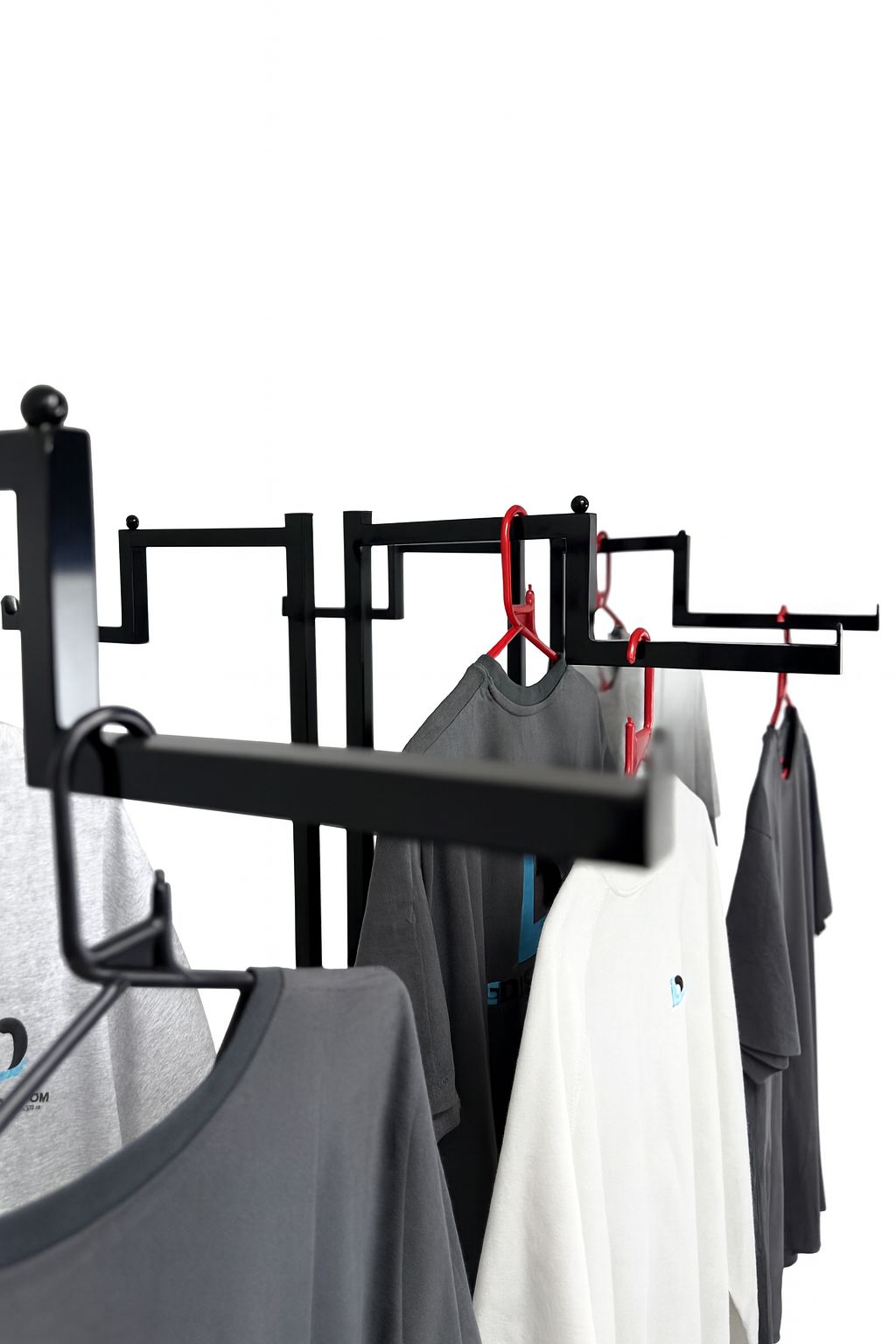 Heavy Duty 6-Way Step Arm Clothing Rail – Adjustable Black Retail Display Stand  with Castors & Brakes