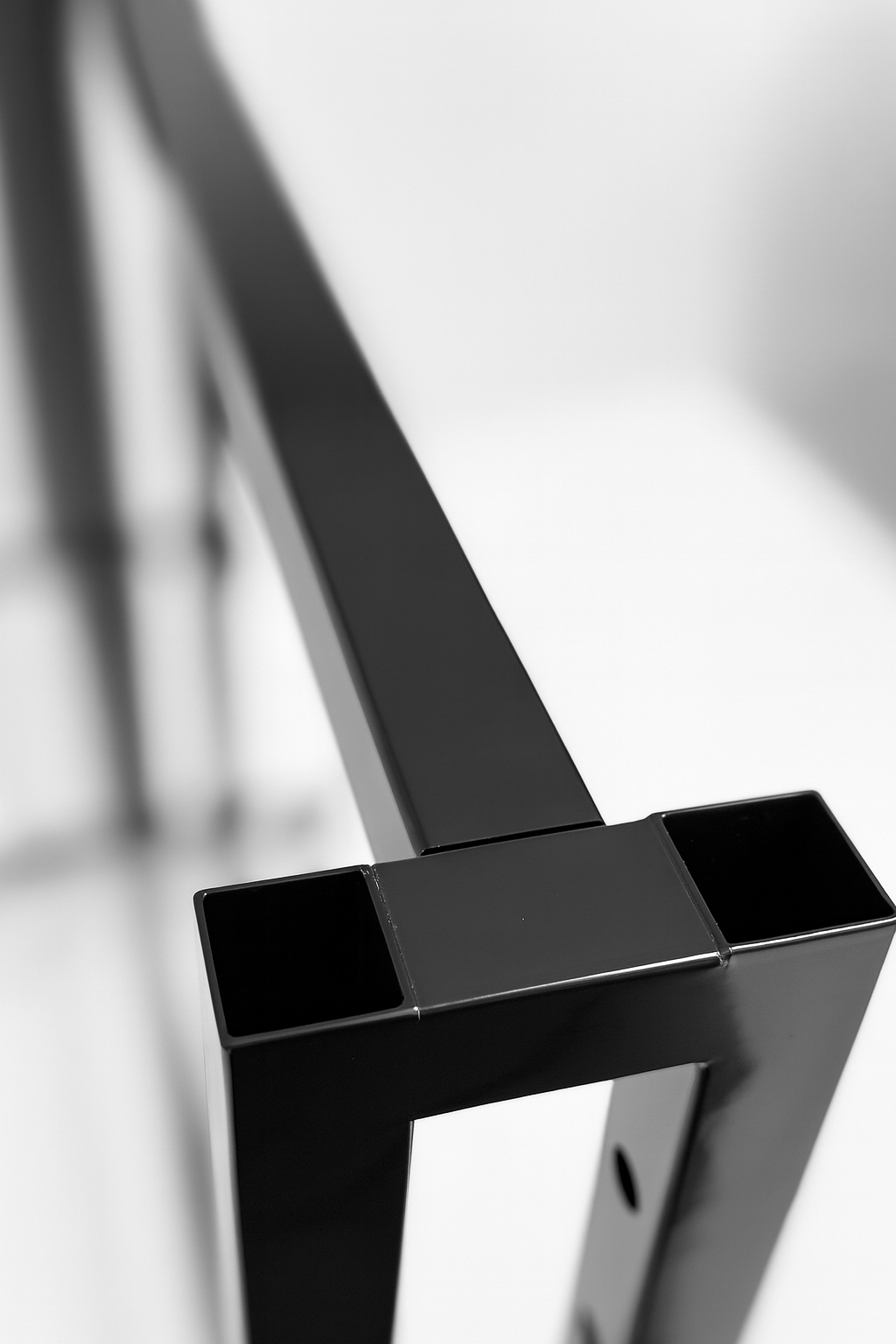 Heavy Duty 8-Way Waterfall Arm Clothing Rail - Adjustable Black Retail Display Stand  with Castors & Brakes