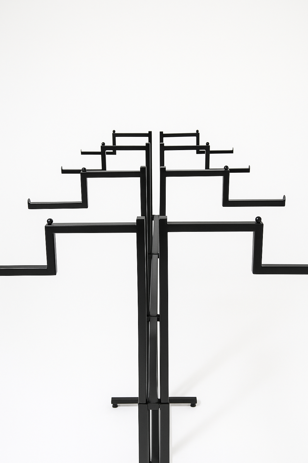 Heavy Duty 8-Way Step Arm Clothing Rail – Adjustable Black Retail Display Stand  with Castors & Brakes