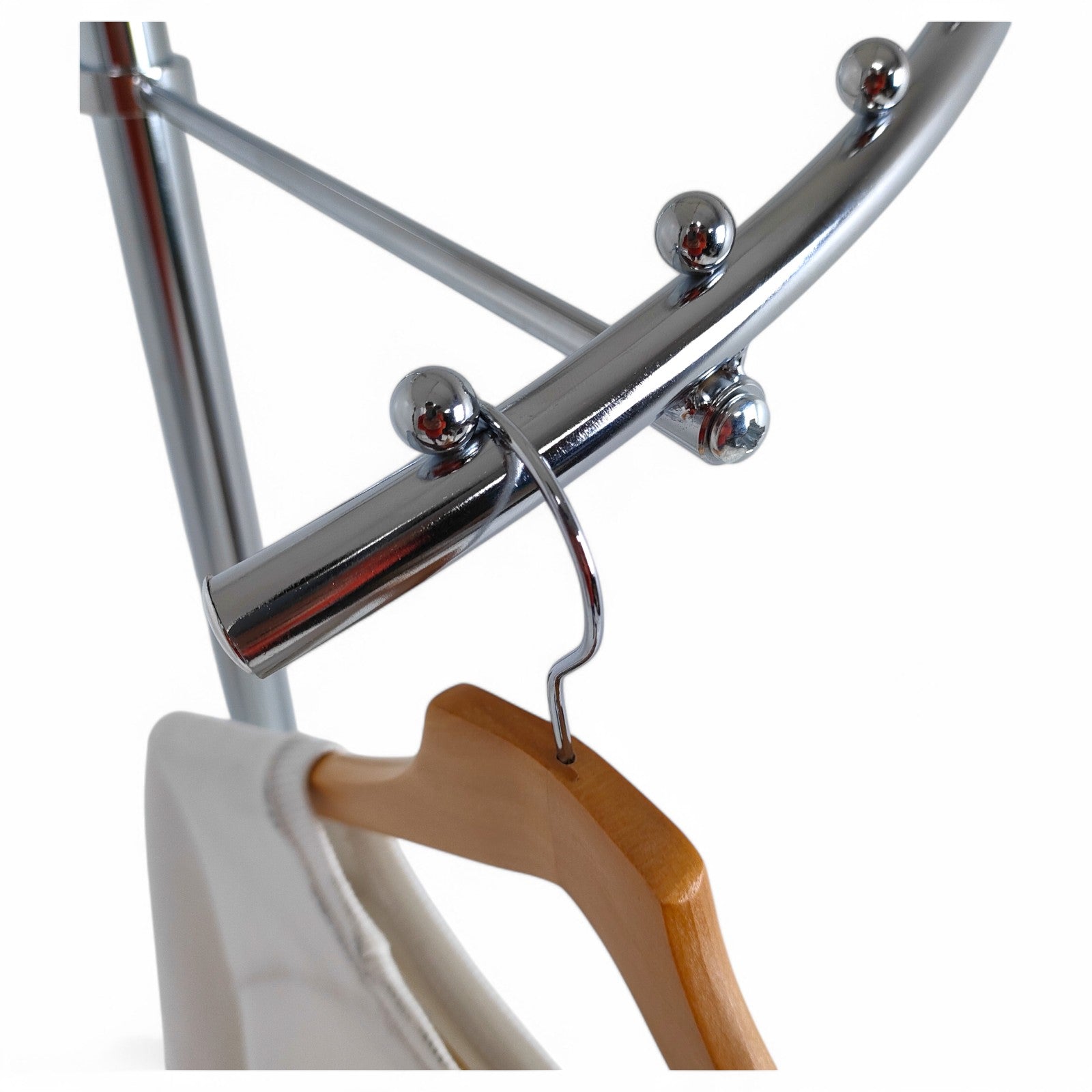 Chrome Spiral Clothes Rail Display Stand with Castors