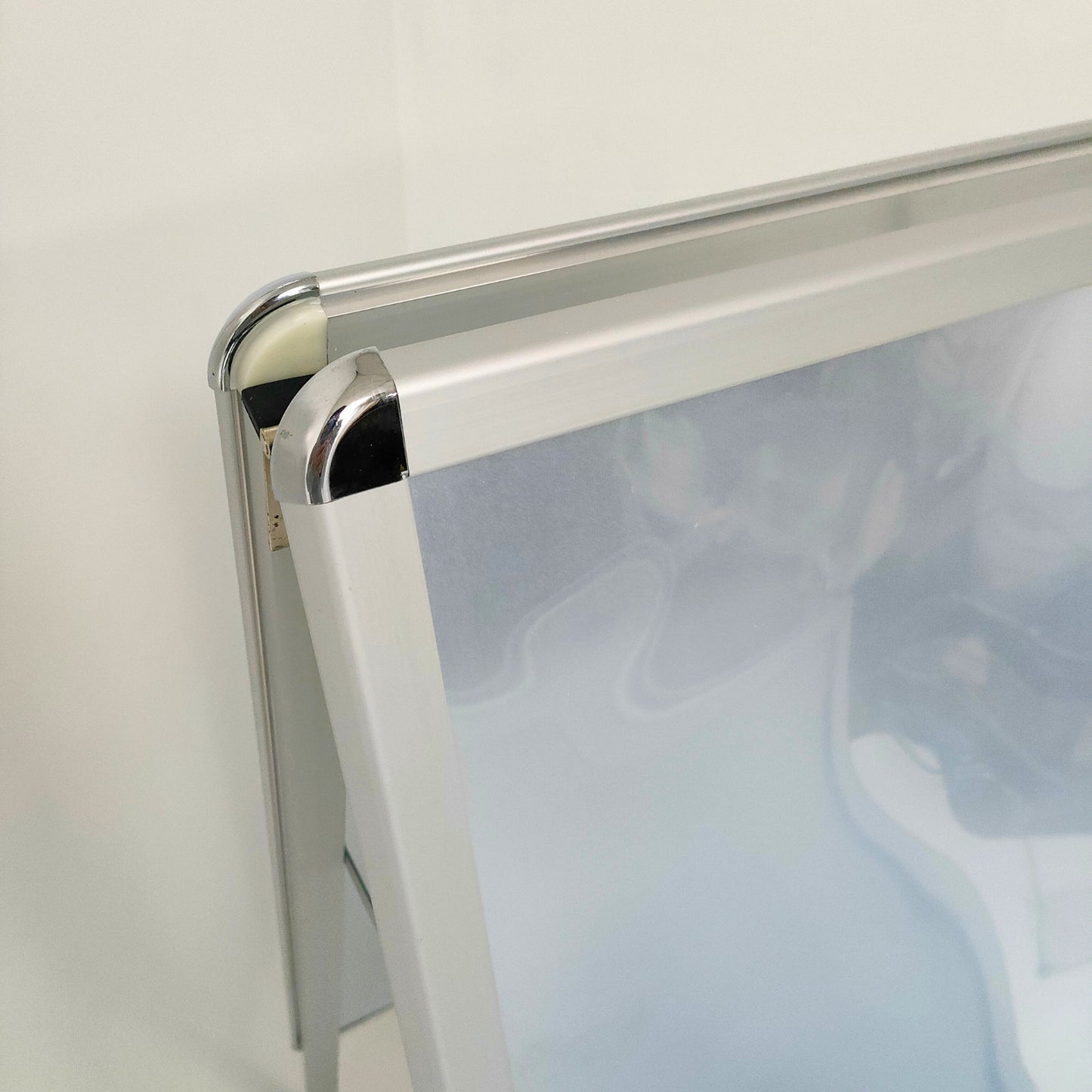 A1 A-Board width: 640mm, height: 1130mm, Visual area: 578mm x 824mm
A2 A-Board width: 465mm, height: 840mm, Visual area: 405mm x 579mm