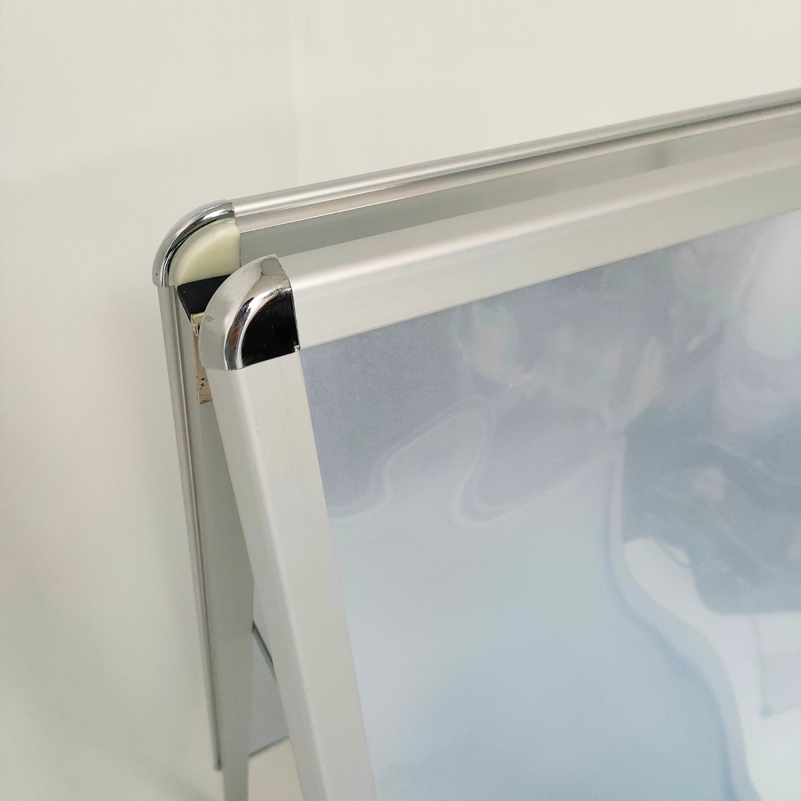 A1 A-Board width: 640mm, height: 1130mm, Visual area: 578mm x 824mm
A2 A-Board width: 465mm, height: 840mm, Visual area: 405mm x 579mm