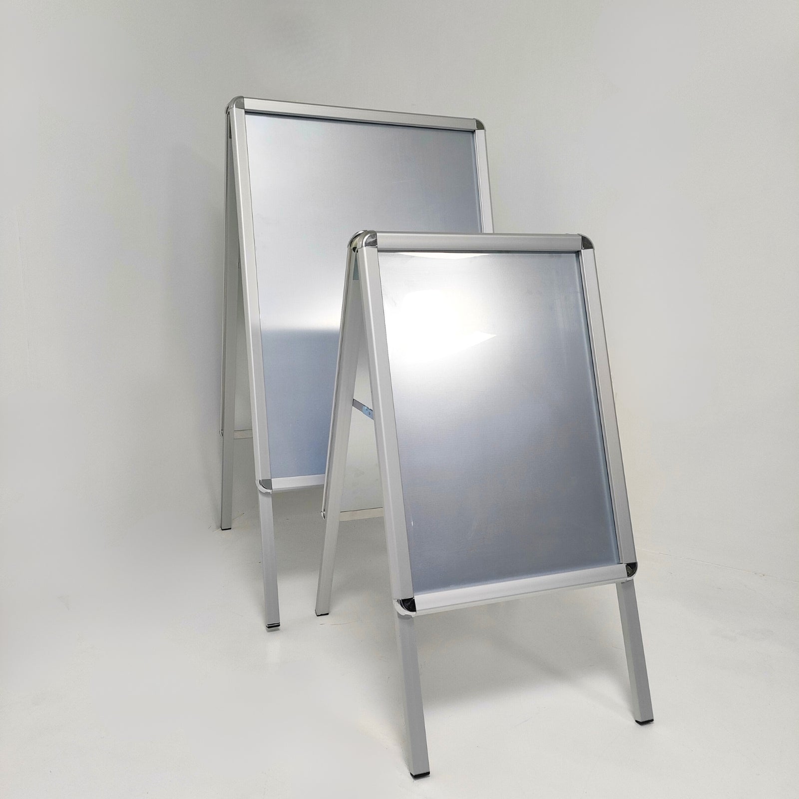 A1 A-Board width: 640mm, height: 1130mm, Visual area: 578mm x 824mm
A2 A-Board width: 465mm, height: 840mm, Visual area: 405mm x 579mm
