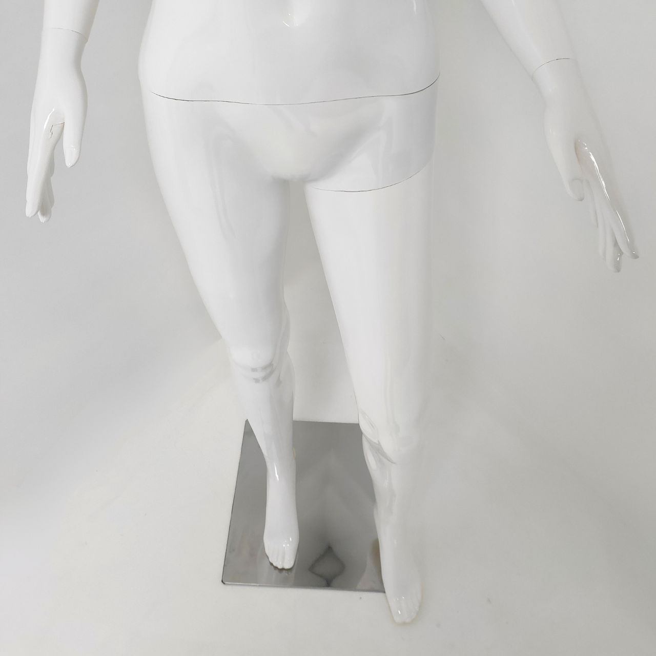 Glossy Female Plastic Display Egg Head Mannequin – White Gloss